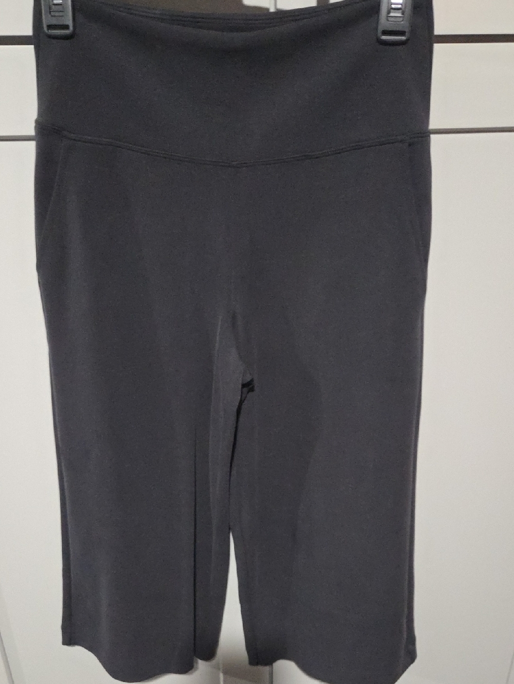 Athleta Black Cropped Wide-Leg Capris